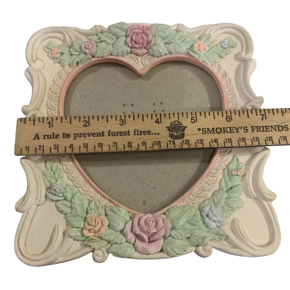 VTG Picture Frame‎ Heart-Shaped Floral Resin Pastel Roses Green Leaf Cottagecore